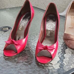 Gitano Vibrant Red Peep-Toe Heels